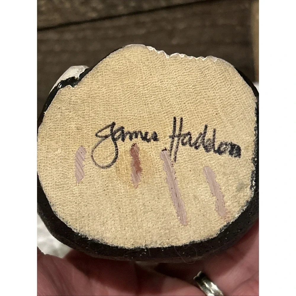 James Haddon Hand-Carved and signed Black &‎ White Tuxedo Cat Figurine – 3.5